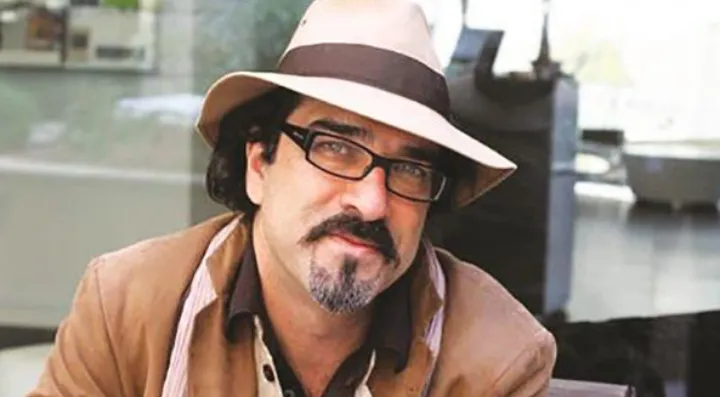 کلید خانه را گم کرده‌ام